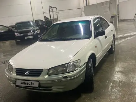 Toyota Camry 2000 года за 2 200 000 тг. в Семей – фото 5