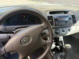 Toyota Camry 2004 года за 4 600 000 тг. в Караганда – фото 5