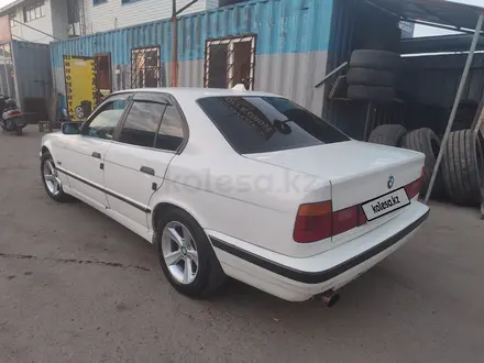 BMW 520 1995 года за 1 380 000 тг. в Алматы – фото 2