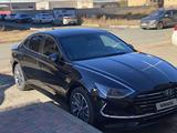 Hyundai Sonata 2020 годаfor12 600 000 тг. в Уральск – фото 2