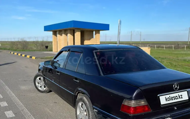 Mercedes-Benz E 230 1990 года за 1 200 000 тг. в Павлодар