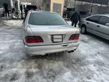 Mercedes-Benz E 320 1997 года за 2 100 000 тг. в Талдыкорган – фото 2
