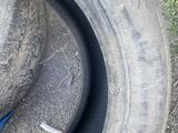 2 шины 225/55/17 за 18 000 тг. в Караганда – фото 3