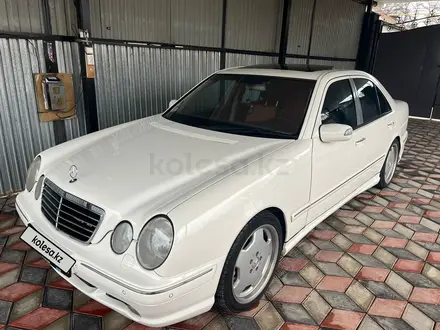 Mercedes-Benz E 55 AMG 2002 года за 10 000 000 тг. в Атырау – фото 2