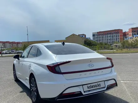 Hyundai Sonata 2020 года за 12 500 000 тг. в Атырау – фото 3