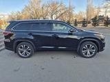 Toyota Highlander 2015 годаүшін15 450 000 тг. в Петропавловск