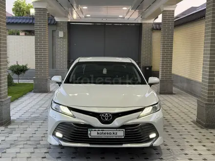 Toyota Camry 2019 года за 14 850 000 тг. в Шымкент