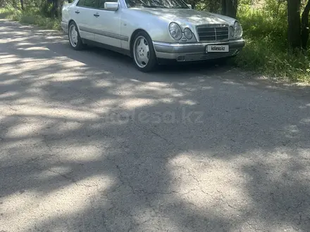 Mercedes-Benz E 55 AMG 1998 года за 5 000 000 тг. в Алматы – фото 9