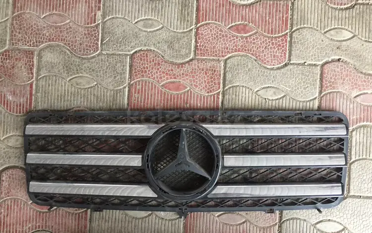 Решётка радиатора на мерседес Mercedes Gelendwagen w463 в хорошем за 130 000 тг. в Алматы