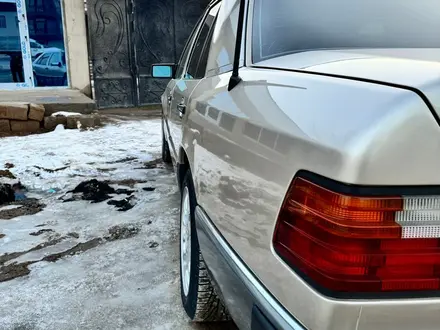 Mercedes-Benz E 200 1991 года за 2 000 000 тг. в Шымкент – фото 9