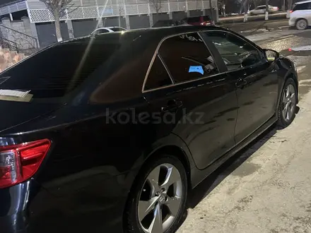 Toyota Camry 2014 года за 5 300 000 тг. в Актобе – фото 5