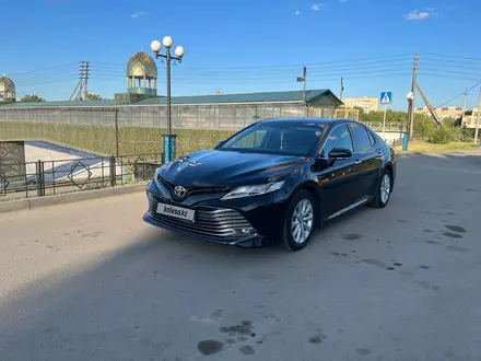 Toyota Camry 2019 года за 15 200 000 тг. в Семей – фото 11