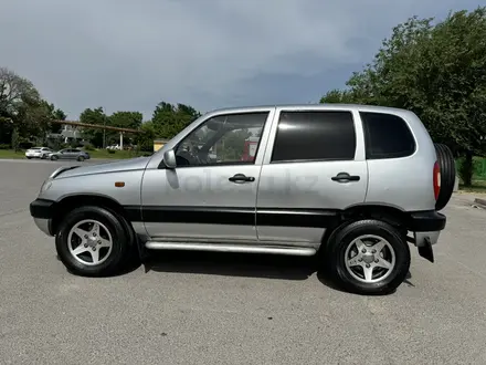 Chevrolet Niva 2006 года за 2 500 000 тг. в Шымкент – фото 2