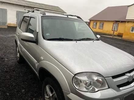 Chevrolet Niva 2012 года за 3 500 000 тг. в Атырау – фото 2