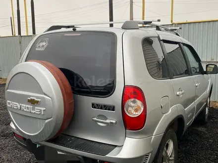 Chevrolet Niva 2012 года за 3 500 000 тг. в Атырау – фото 3