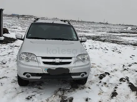 Chevrolet Niva 2012 года за 3 500 000 тг. в Атырау – фото 7