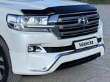 Toyota Land Cruiser 2017 года за 32 000 000 тг. в Семей