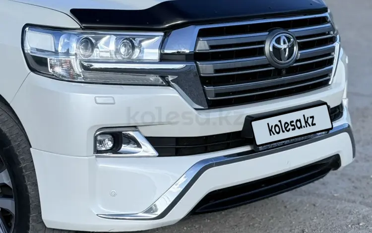 Toyota Land Cruiser 2017 года за 32 000 000 тг. в Семей