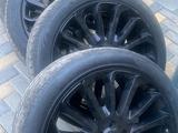 Диски с резиной Range Rover R22 за 500 тг. в Алматы