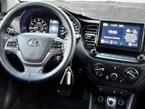 Hyundai Accent 2022 года за 7 490 000 тг. в Кокшетау – фото 3