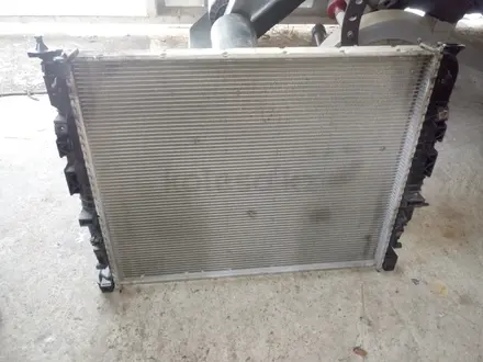 Радиатор на Мерседес ML350 W164 за 3 000 тг. в Алматы