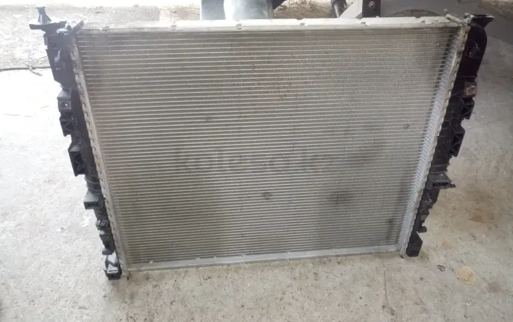 Радиатор на Мерседес ML350 W164 за 3 000 тг. в Алматы