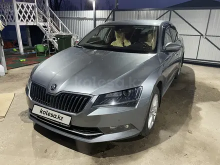 Skoda Superb 2017 года за 12 500 000 тг. в Актобе