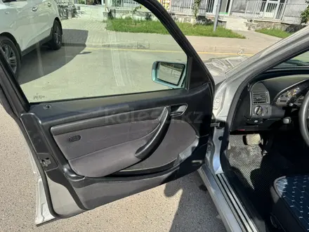 Mercedes-Benz C 200 1998 года за 2 790 000 тг. в Алматы – фото 13