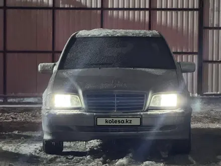 Mercedes-Benz C 200 1998 года за 2 790 000 тг. в Алматы – фото 4