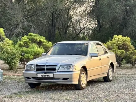 Mercedes-Benz C 200 1998 года за 2 790 000 тг. в Алматы – фото 2