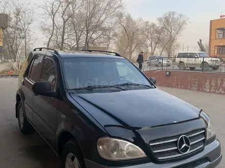 Mercedes-Benz ML 320 1998 года за 3 700 000 тг. в Отеген-Батыр – фото 4