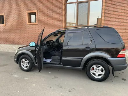 Mercedes-Benz ML 320 1998 года за 3 700 000 тг. в Отеген-Батыр – фото 2