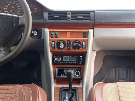 Mercedes-Benz E 220 1995 года за 2 800 000 тг. в Кызылорда – фото 13