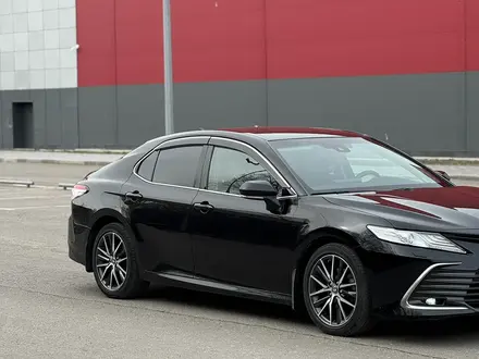 Toyota Camry 2021 года за 15 500 000 тг. в Павлодар – фото 3