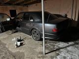 Mercedes-Benz E 280 1997 годаfor1 200 000 тг. в Шу