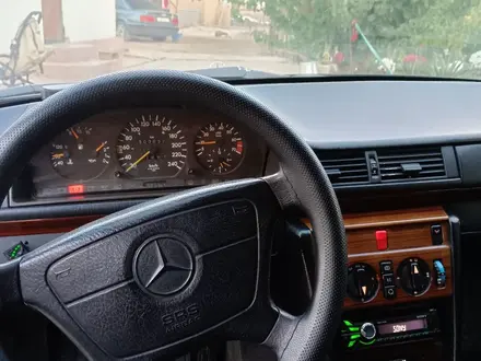 Mercedes-Benz E 220 1994 года за 3 500 000 тг. в Шымкент – фото 14