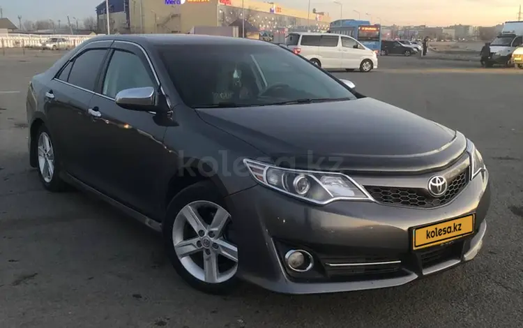 Toyota Camry 2014 года за 6 900 000 тг. в Актобе