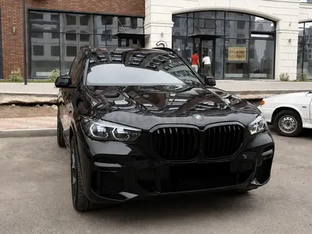 BMW X5 2021 года за 37 000 000 тг. в Астана