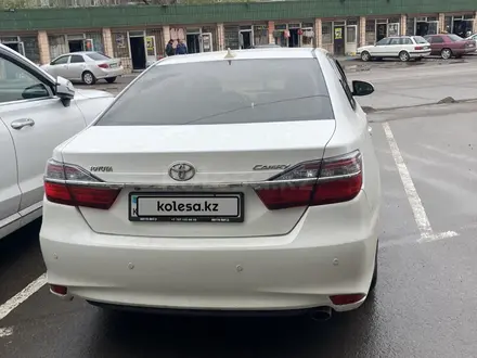 Toyota Camry 2015 года за 9 700 000 тг. в Алматы – фото 3