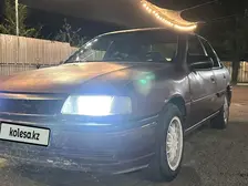 Opel Vectra, 1993