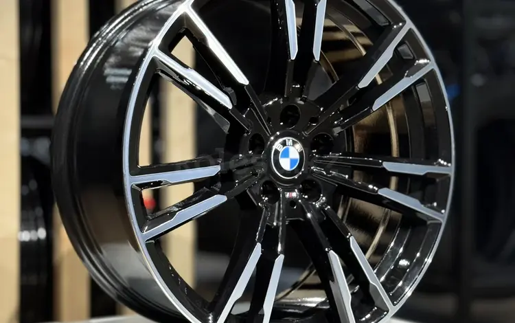 Разно-широкие диски R19 на BMW 5x112 за 357 000 тг. в Астана