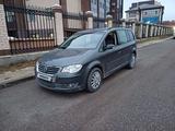 Volkswagen Touran 2007 годаfor3 500 000 тг. в Караганда