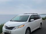 Toyota Sienna 2010 года за 12 350 000 тг. в Алматы