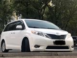 Toyota Sienna 2010 года за 12 350 000 тг. в Алматы – фото 3