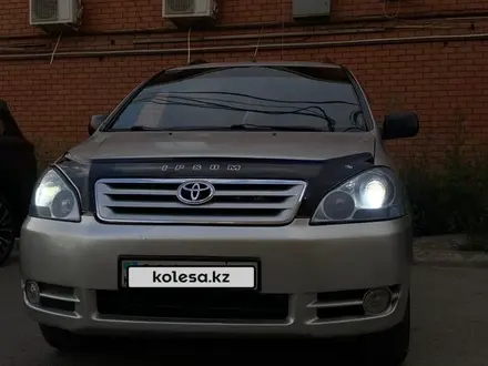 Toyota Avensis Verso 2002 года за 5 800 000 тг. в Атырау – фото 3