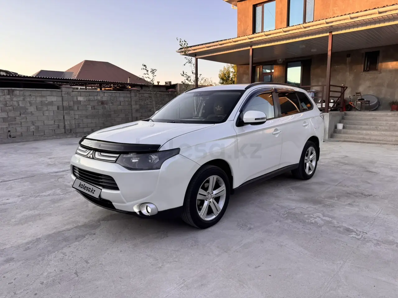 Mitsubishi Outlander, 2013
