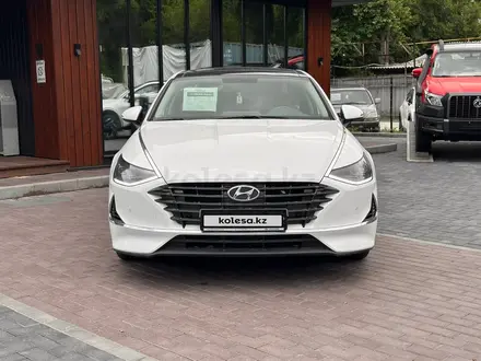 Hyundai Sonata 2023 года за 13 990 000 тг. в Алматы – фото 3