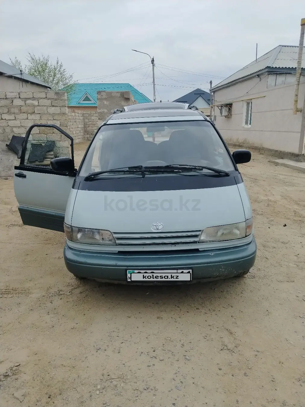 Toyota Previa, 1991