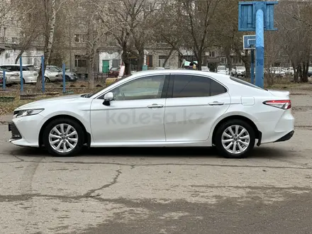 Toyota Camry 2018 года за 11 850 000 тг. в Павлодар – фото 3