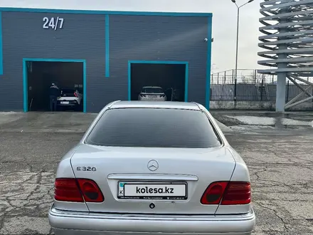 Mercedes-Benz E 280 1999 года за 2 400 000 тг. в Усть-Каменогорск – фото 4